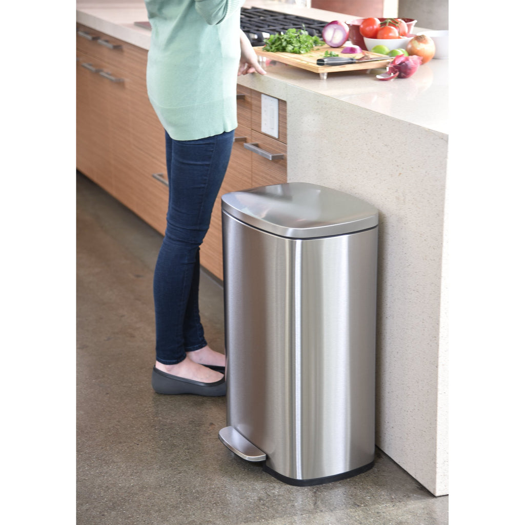 13.2 Gallon Stainless Steel Step Trash Can with Lid E47673